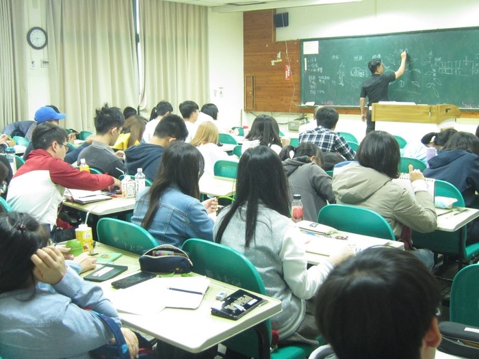 107年10月19日建築系辦理延攬業師協同教學邀請業師：曹登貴先生圖片