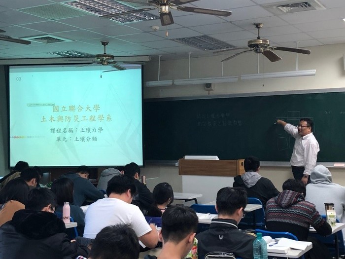 107年12月14日土木系辦理延攬業師協同教學邀請業師：謝國昌先生圖片